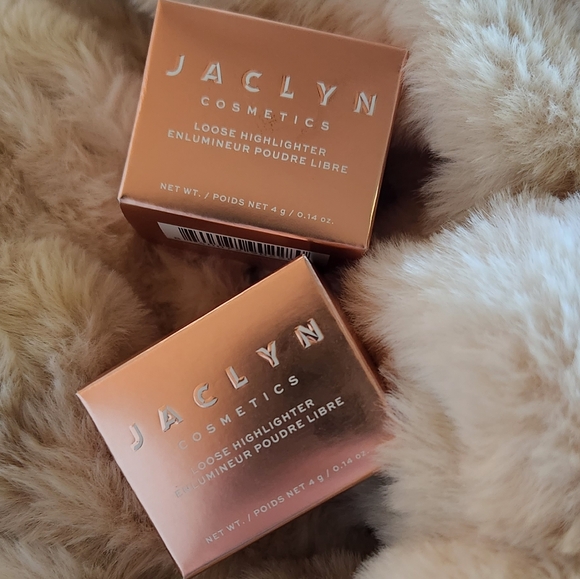 Jaclyn Cosmetics- Beaming Light Loose Highlighter- Extra - Picture 3 of 4